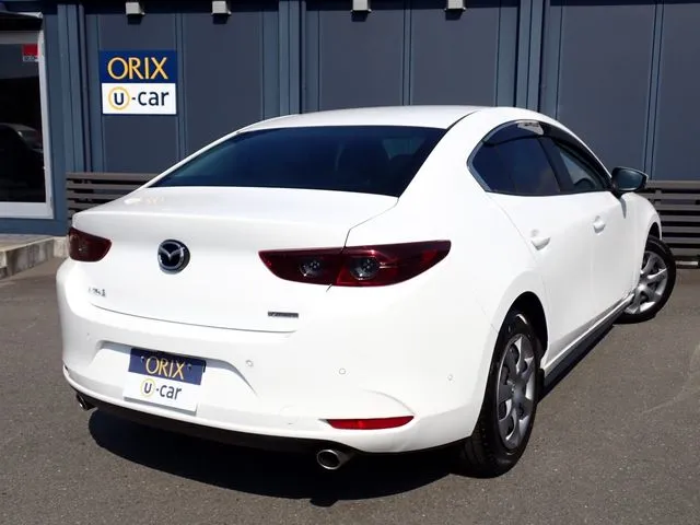 MAZDA3 セダン(マツダ)の車両写真
