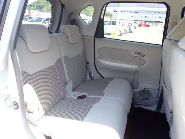 ムーヴ(ダイハツ)の車両写真