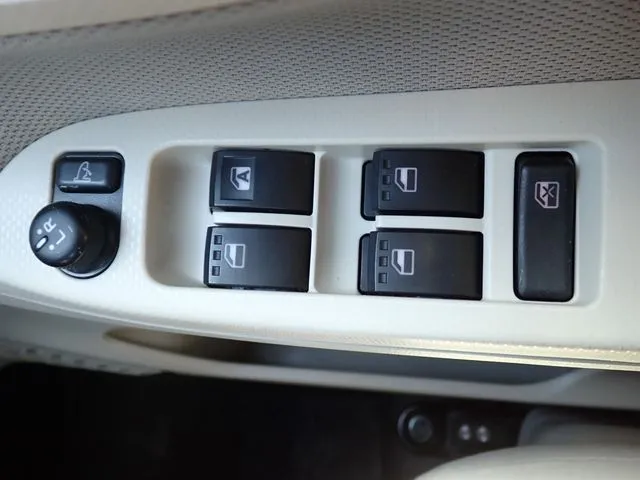 ムーヴ(ダイハツ)の車両写真