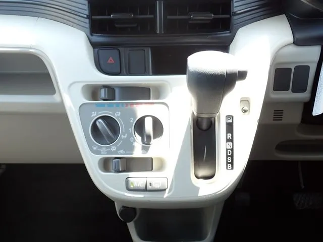 ムーヴ(ダイハツ)の車両写真