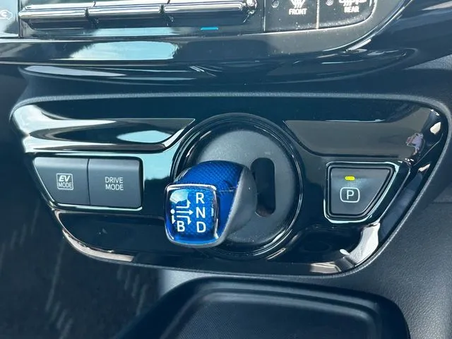 プリウス（トヨタ）の車両写真