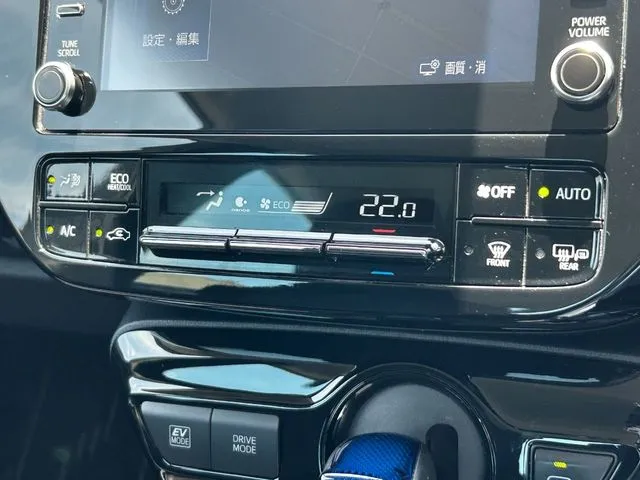プリウス（トヨタ）の車両写真