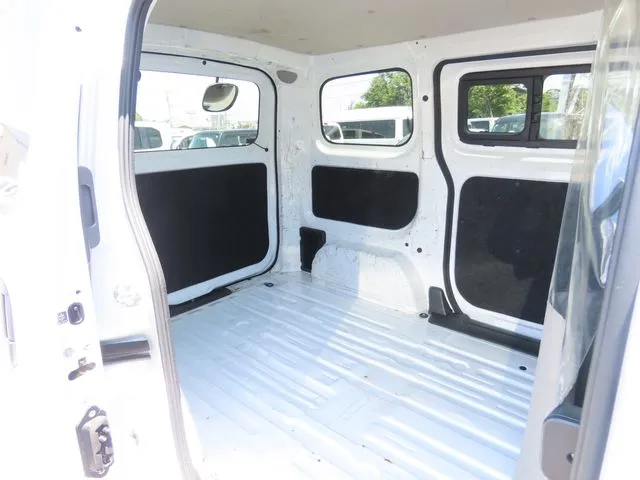 NV200バネットバン(ニッサン)の車両写真