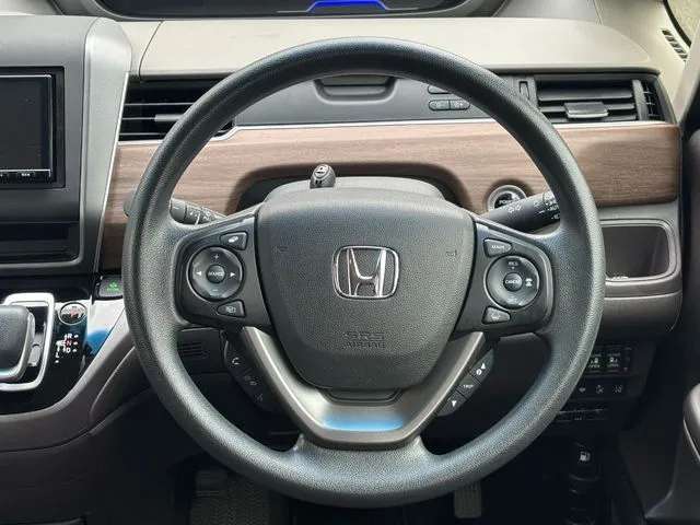 フリード　ハイブリッド（ホンダ）の車両写真