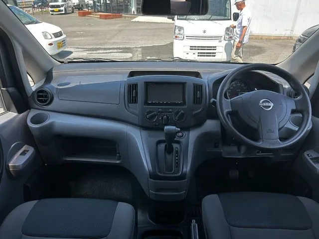 ニッサン NV200バネットバン