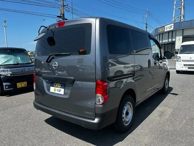 ニッサン NV200バネットバン