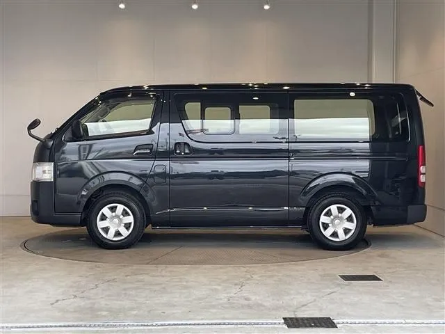 ハイエースバン 2WD(トヨタ)の車両写真