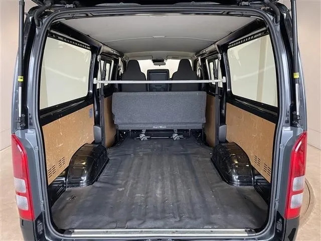 ハイエースバン 2WD(トヨタ)の車両写真