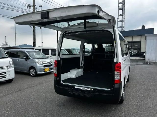 ＮＶ３５０キャラバン　１．２ｔ（ニッサン）の車両写真
