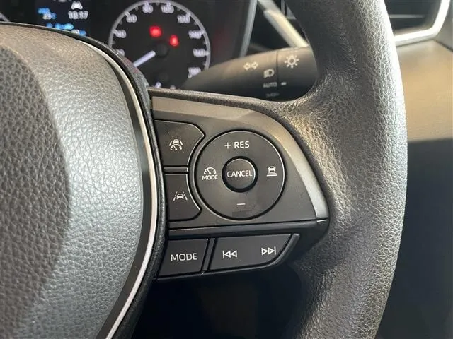 カローラスポーツ(トヨタ)の車両写真