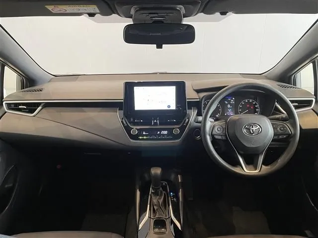 カローラスポーツ(トヨタ)の車両写真