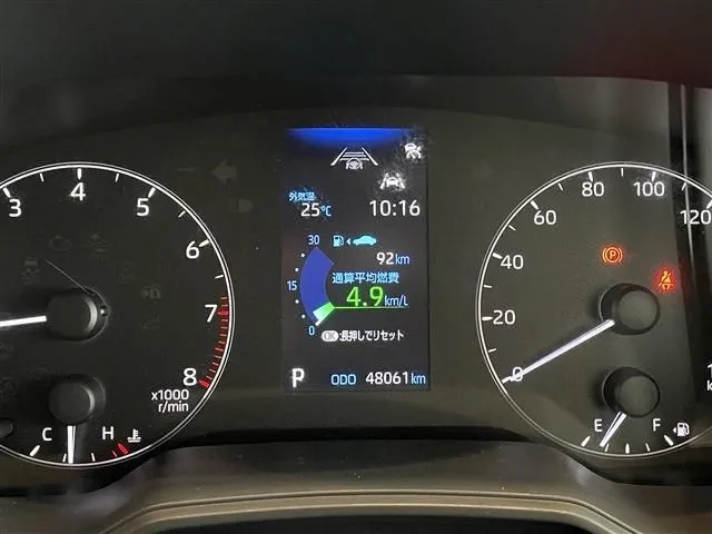 カローラスポーツ(トヨタ)の車両写真