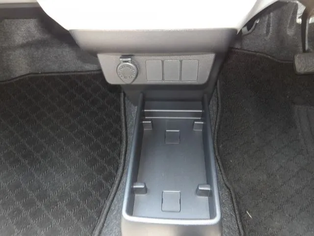ダイハツ　ミラ　イース