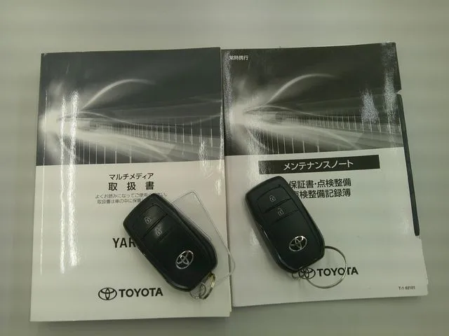 ヤリス(トヨタ)の車両写真