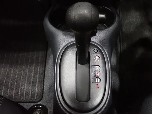 ニッサン マーチ