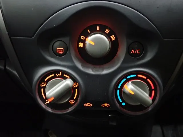 ニッサン マーチ