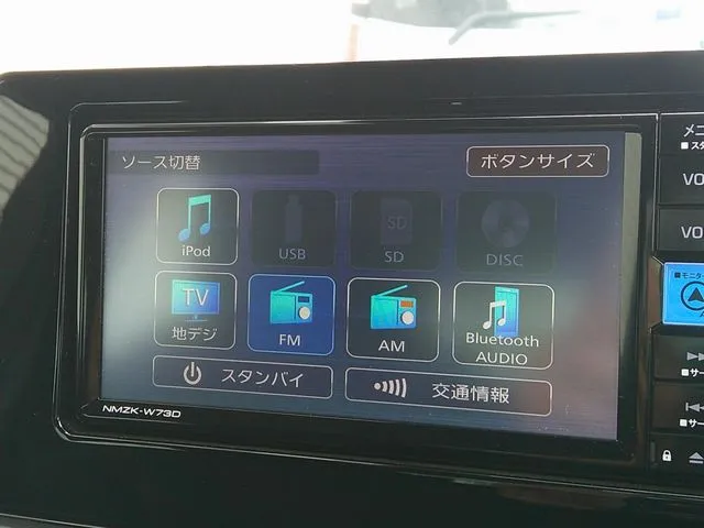 プリウス　４ＷＤ（トヨタ）の車両写真