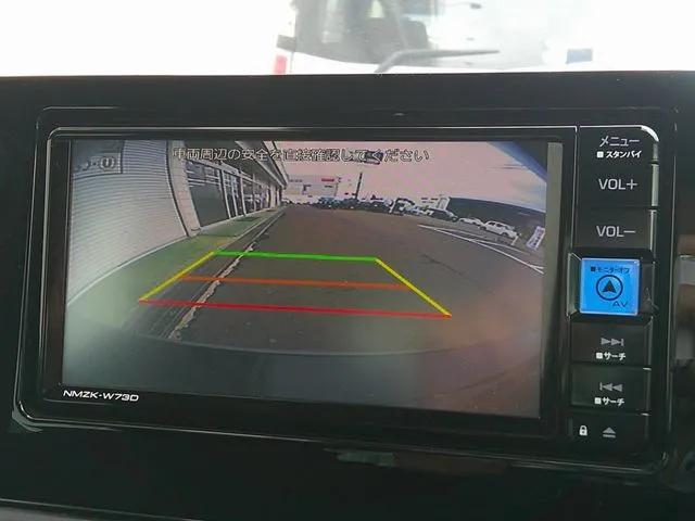 プリウス　４ＷＤ（トヨタ）の車両写真