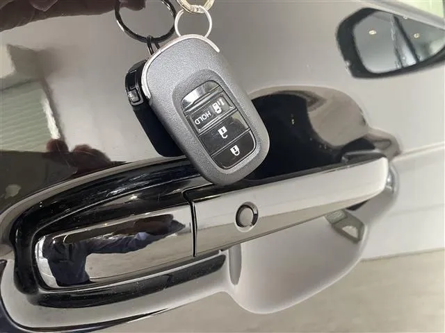 N BOX(ホンダ)の車両写真