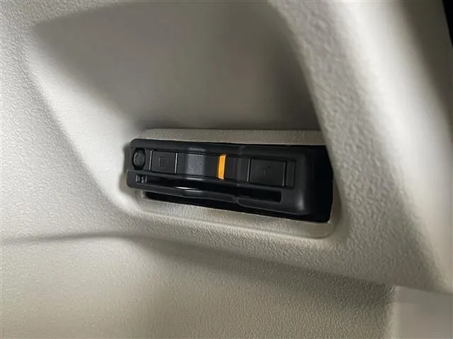 N BOX(ホンダ)の車両写真