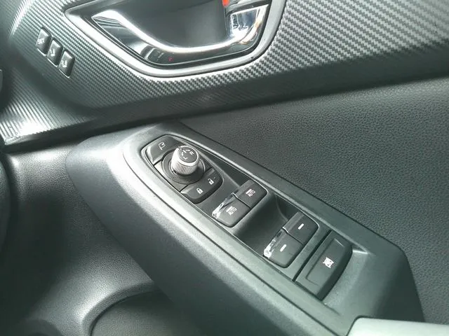 クロストレック(スバル)の車両写真