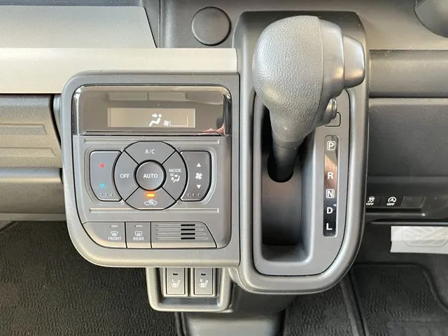 スペーシア（スズキ）の車両写真