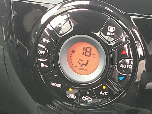 ノート 4WD(ニッサン)の車両写真