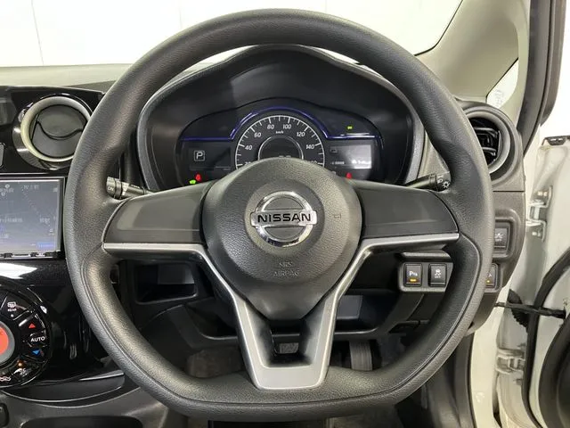 ノート（ニッサン）の車両写真