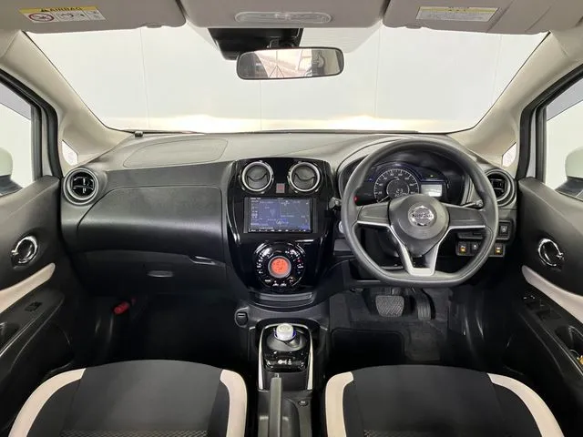ノート（ニッサン）の車両写真