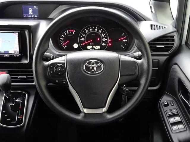 ノア　４ＷＤ（トヨタ）の車両写真