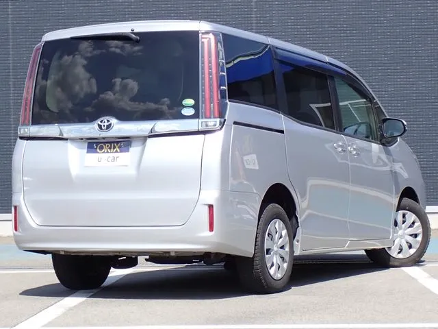 ノア　４ＷＤ（トヨタ）の車両写真