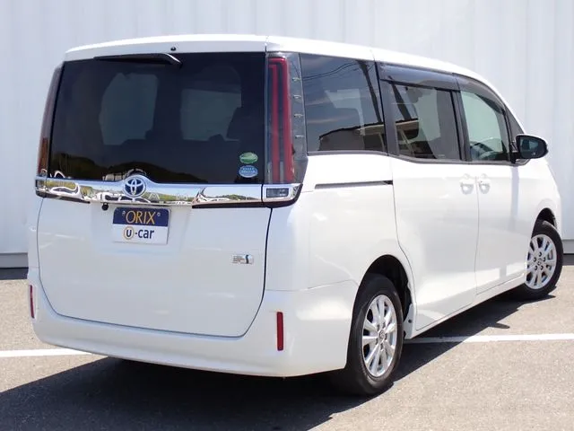 トヨタ ノア ハイブリッド