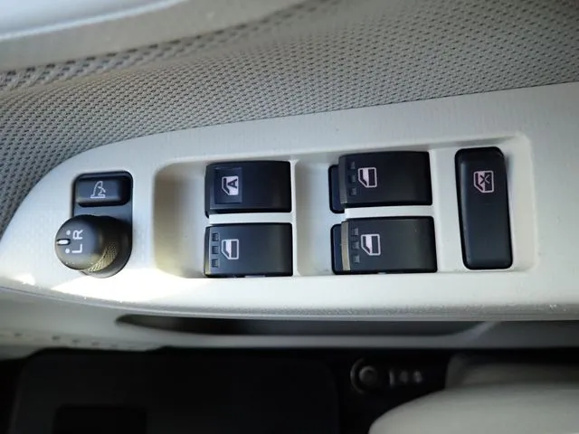 ムーヴ(ダイハツ)の車両写真