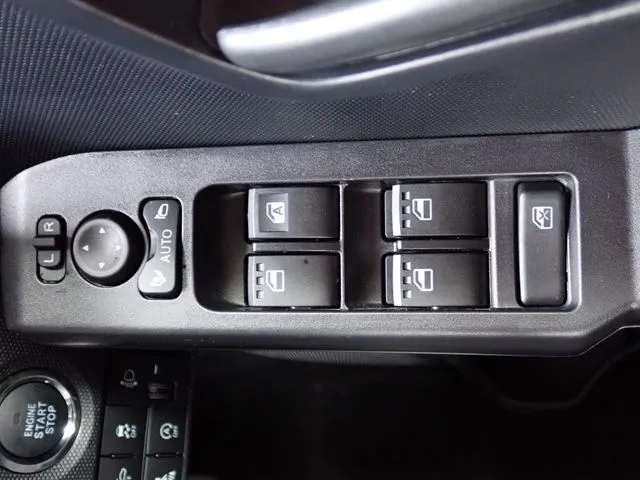 タフト(ダイハツ)の車両写真