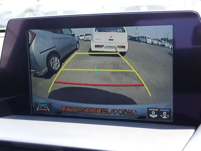 クラウン　セダン　ハイブリッド（トヨタ）の車両写真