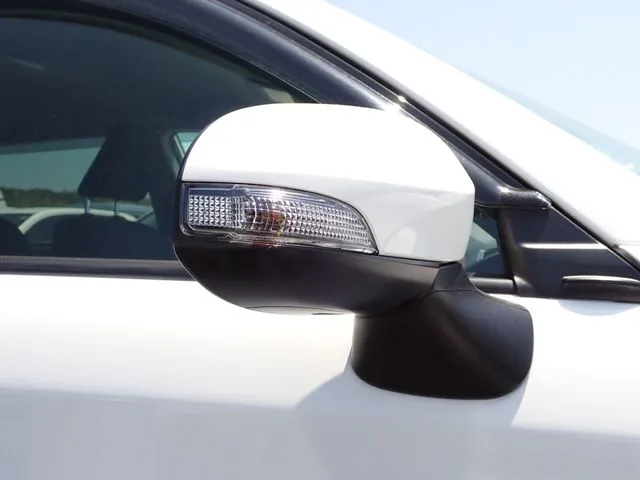 カローラフィールダー　ハイブリッド（トヨタ）の車両写真
