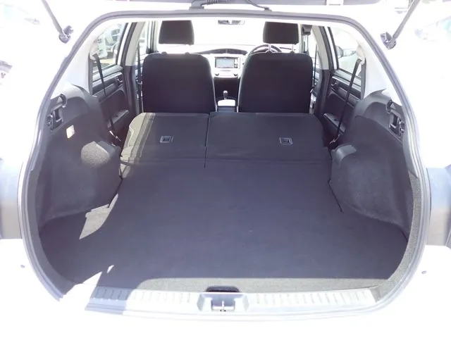 カローラフィールダー　ハイブリッド（トヨタ）の車両写真