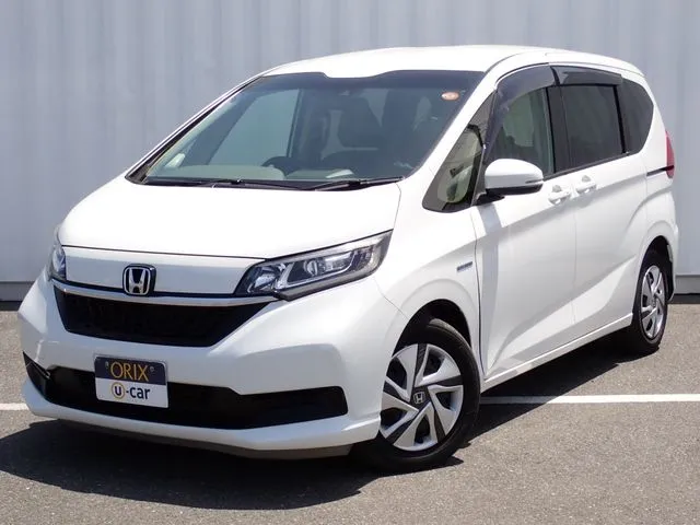 フリードプラス　ハイブリッド（ホンダ）の車両写真