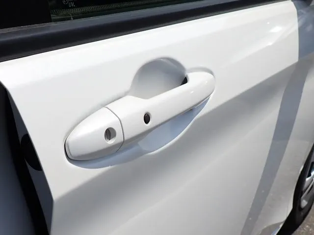 フリードプラス　ハイブリッド（ホンダ）の車両写真