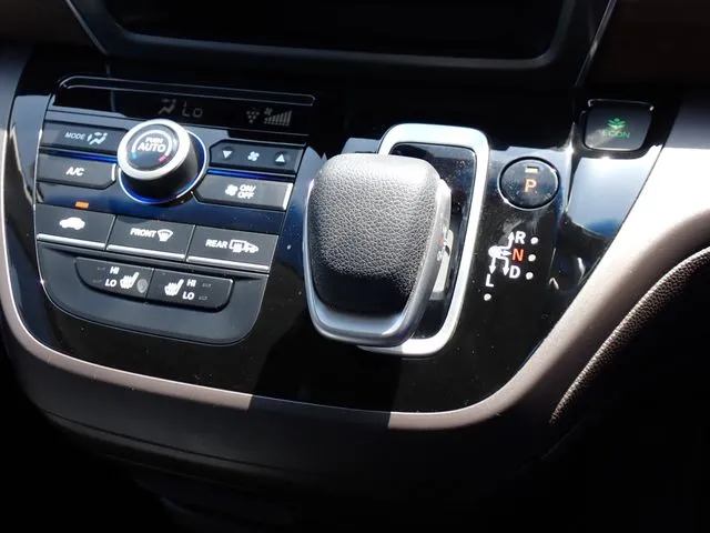 フリードプラス　ハイブリッド（ホンダ）の車両写真