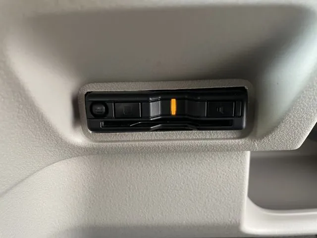 N BOX(ホンダ)の車両写真