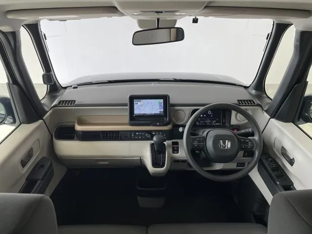 N BOX(ホンダ)の車両写真