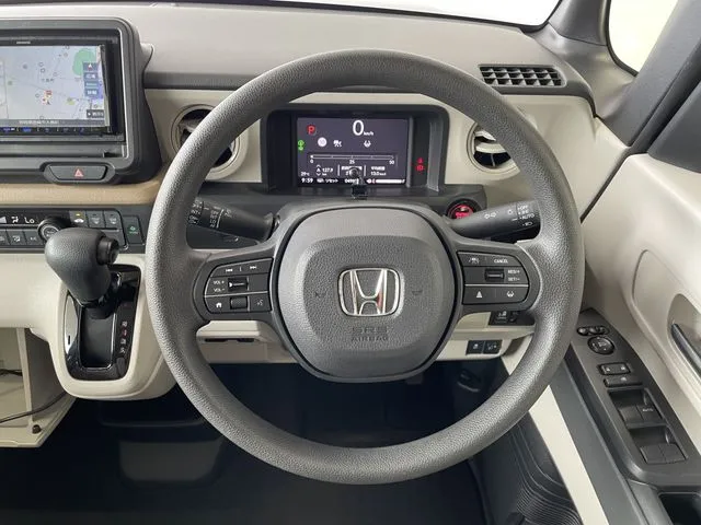 N BOX(ホンダ)の車両写真