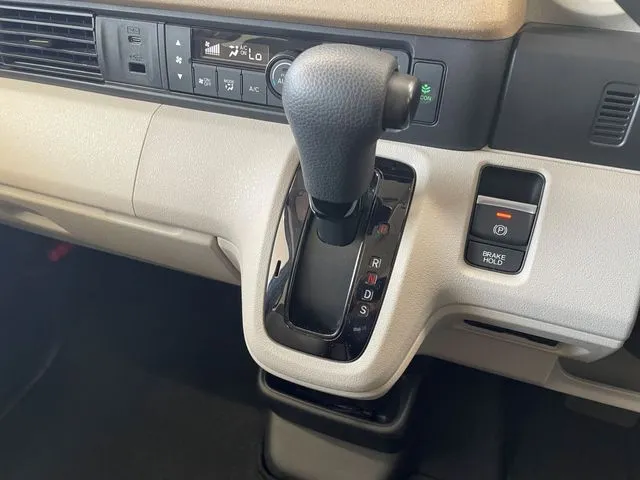 N BOX(ホンダ)の車両写真
