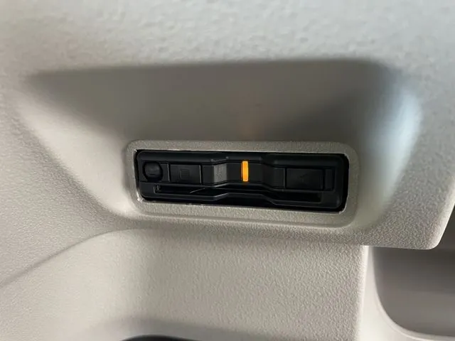 N BOX(ホンダ)の車両写真