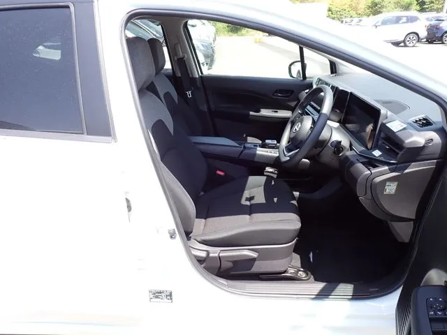 ノート(ニッサン)の車両写真