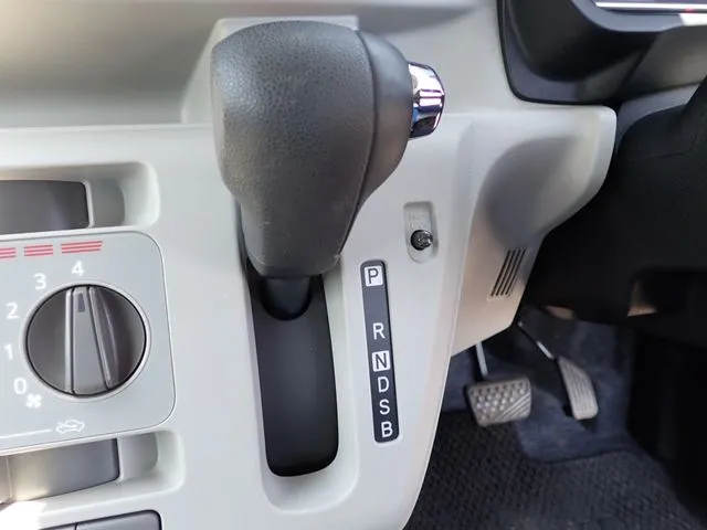 ミラ イース(ダイハツ)の車両写真