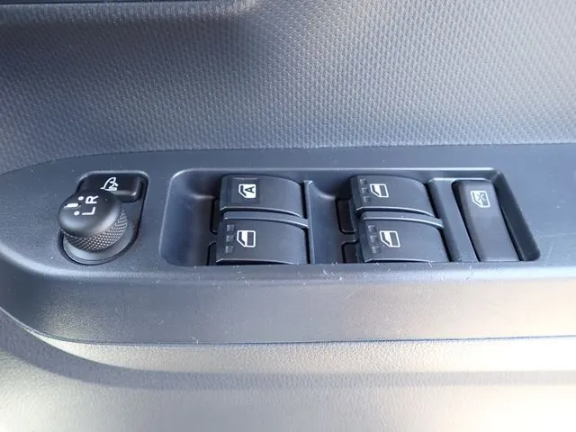 ミラ イース(ダイハツ)の車両写真