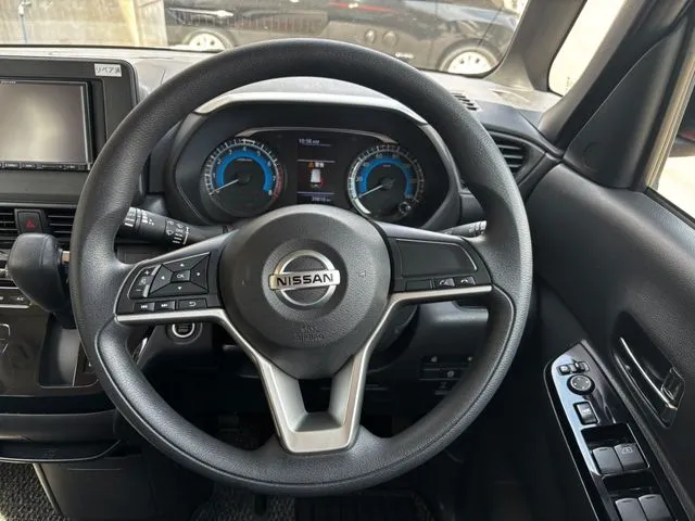 ルークス(ニッサン)の車両写真