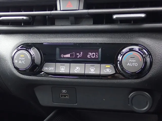ノート（ニッサン）の車両写真